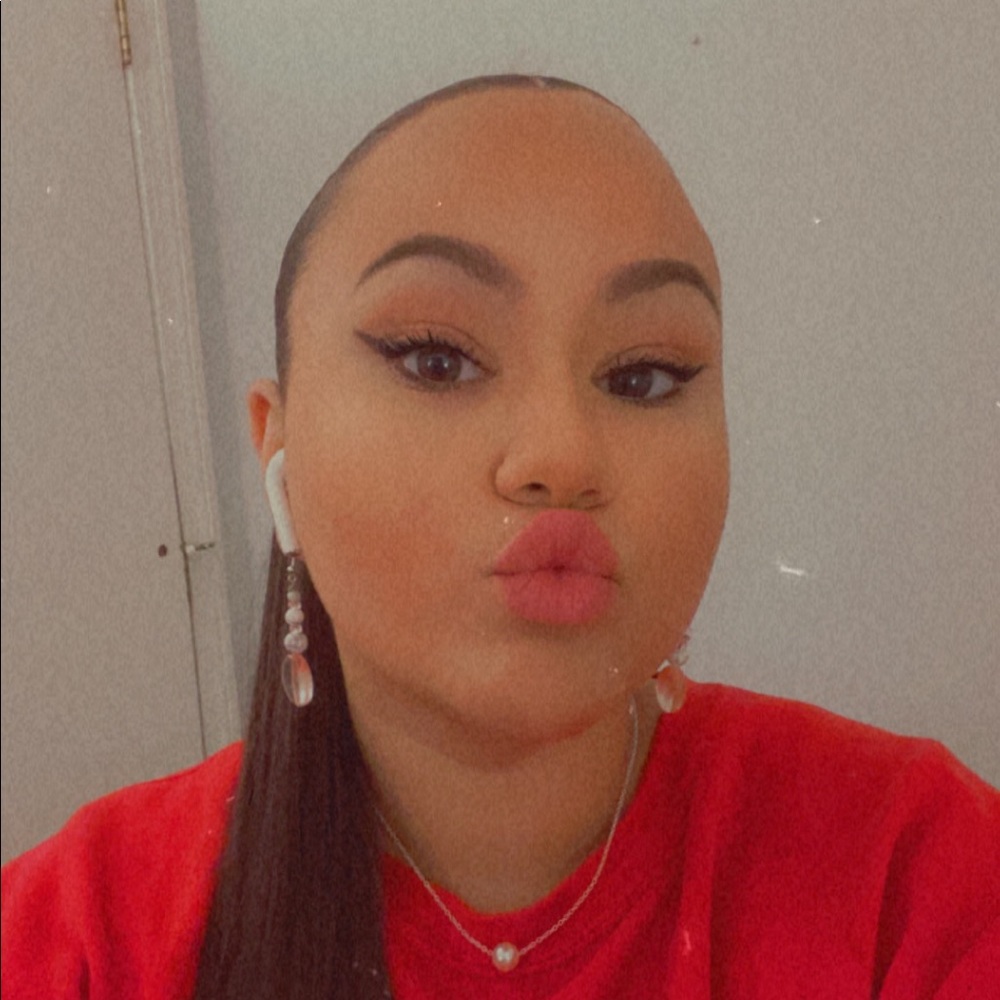 Meet your Posher, Alaina